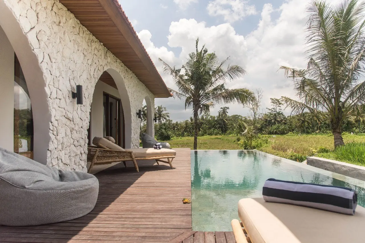 3 BEDROOM VILLA IN THE MIDDLE OF RICEFIELD IN UBUD — image 1