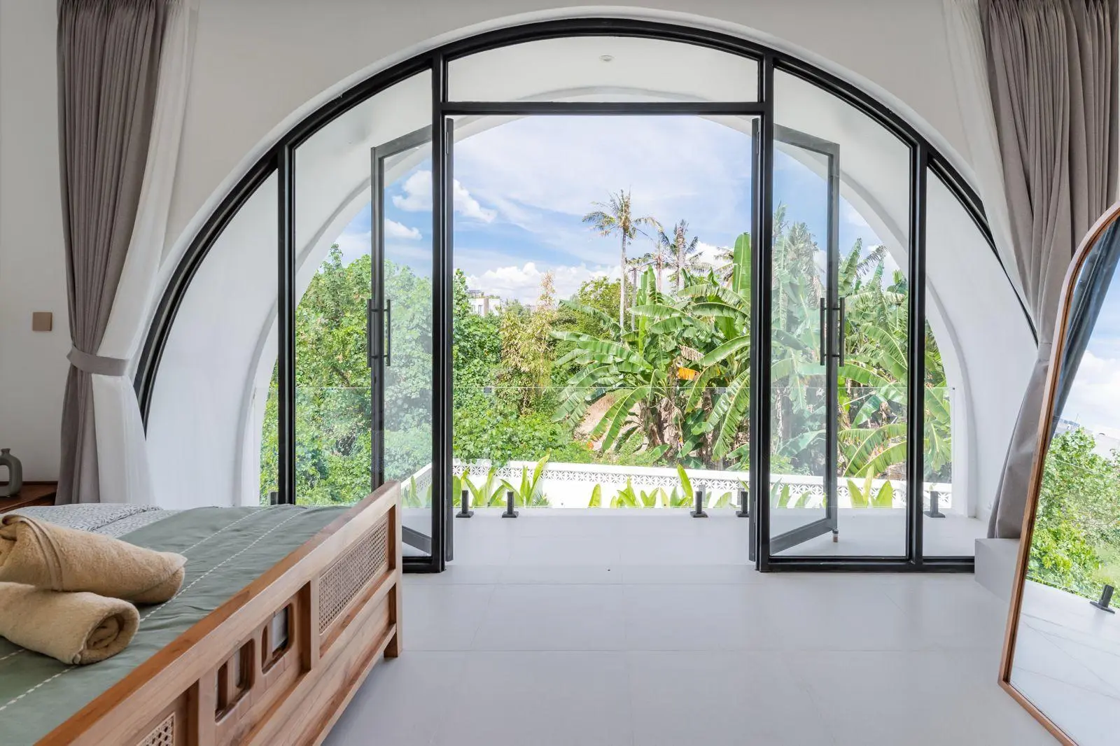 Villa Seasalt - Spacious 1 Bedroom with Pool & Roof top — image 3
