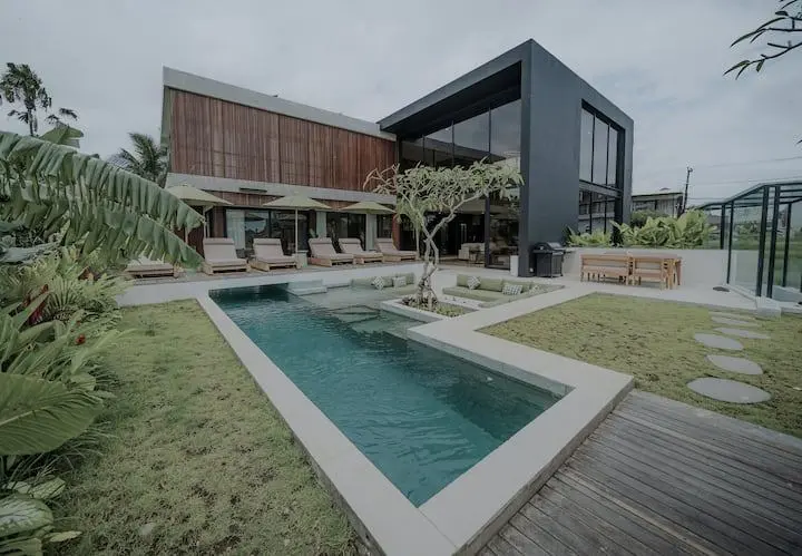 Pererenan 4-bedroom close to beach — image 3