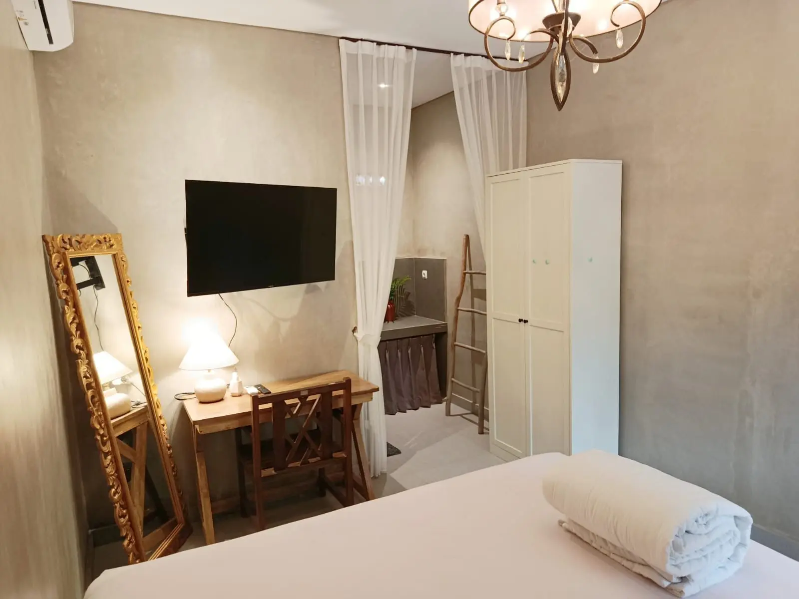 WR 01- FOR RENT VILLA KONTEMPORER TROPICAL IN SANUR — image 1