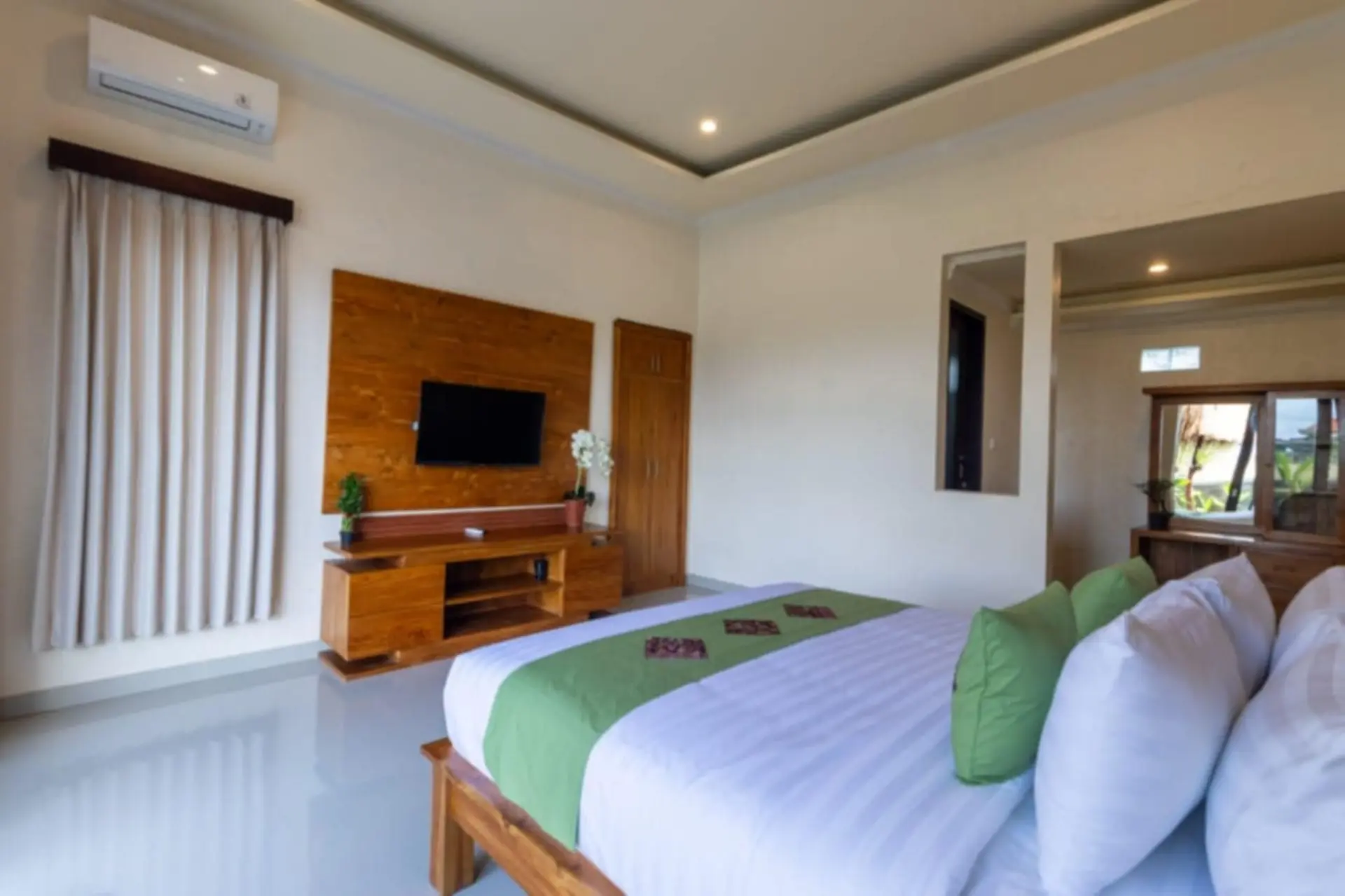 Luxury 2BR Villa Mas Ubud — image 1