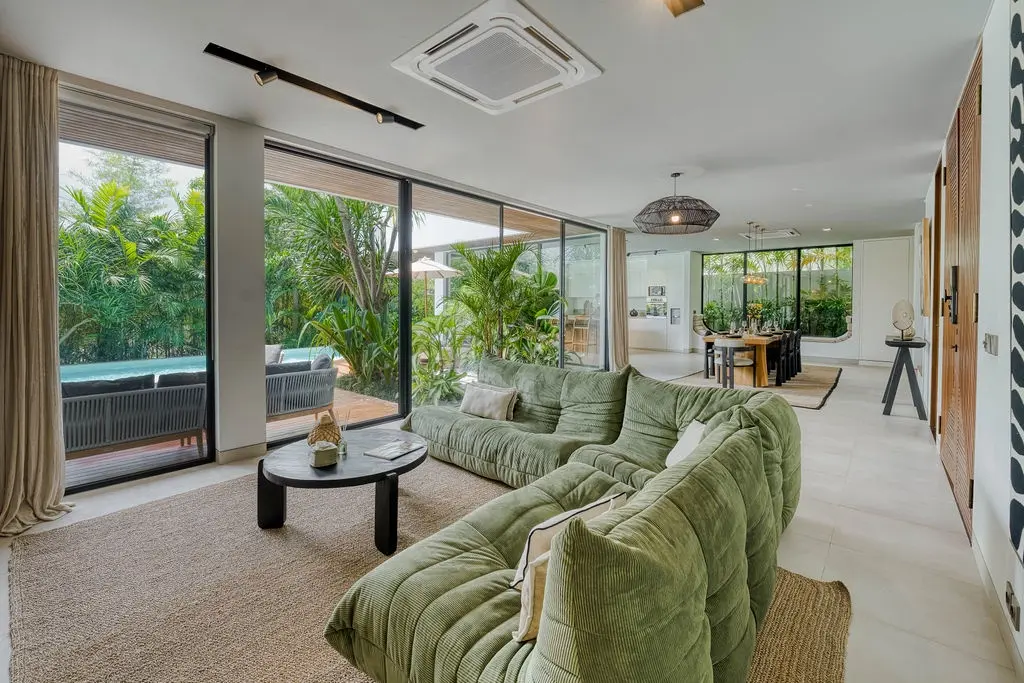 4BR Lushful Tropical Villa in Umalas — image 2