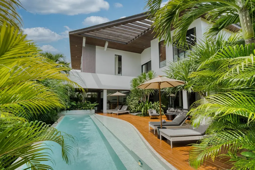 4BR Lushful Tropical Villa in Umalas