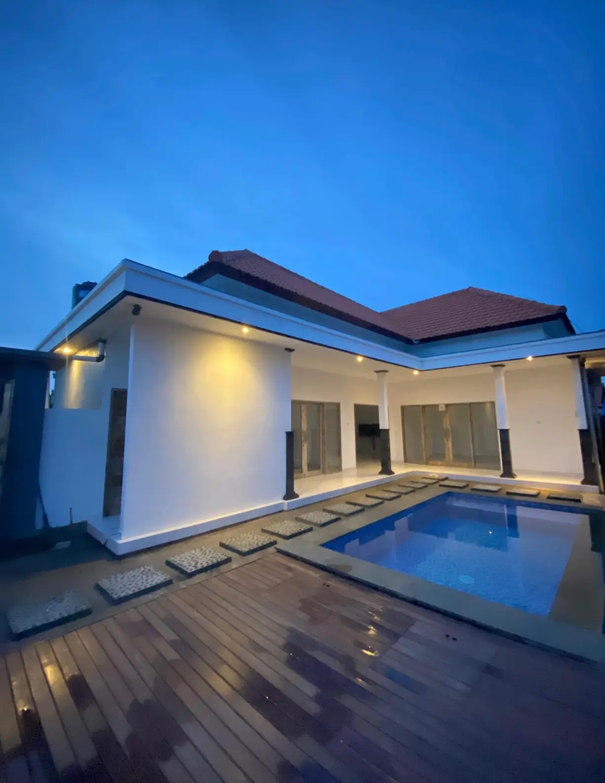 2BR VILLA CANGGU — image 1