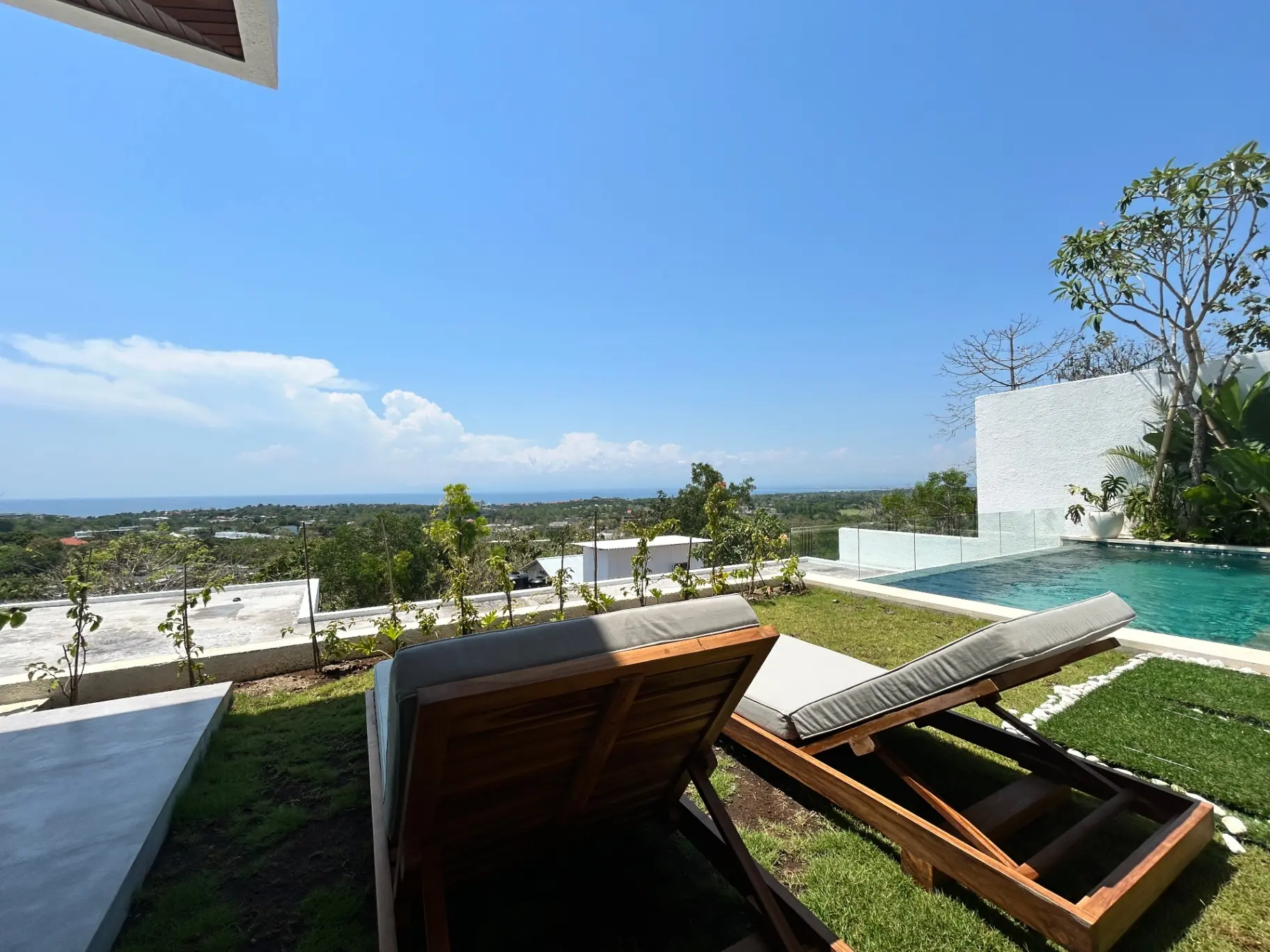 Luxury 2BR Villa w/ Panaramic Ocean View — image 3