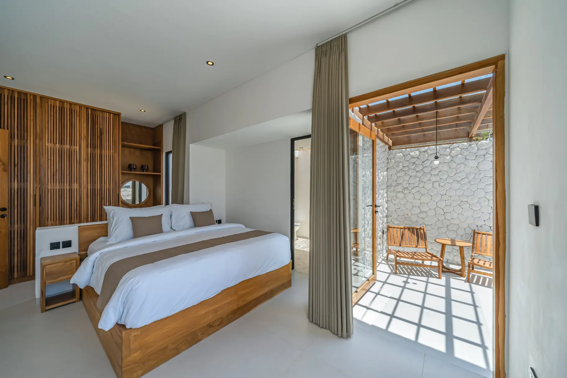 Villa Rindu Kamu - New Stylish 2BR Villa 5 Mins to Seseh Beach!! — image 3