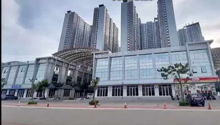 3-Storey Commercial Building at Pik2 - Vacant