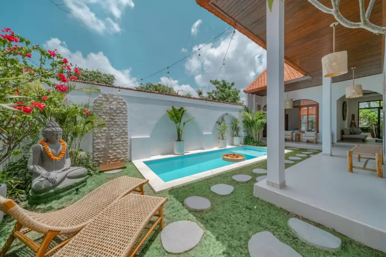 3 BEDROOMS VILLA 5 MINUTES TO ECHO BEACH - YO183 — image 1