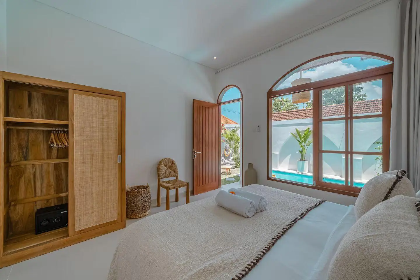 3 BEDROOMS VILLA 5 MINUTES TO ECHO BEACH - YO183 — image 4