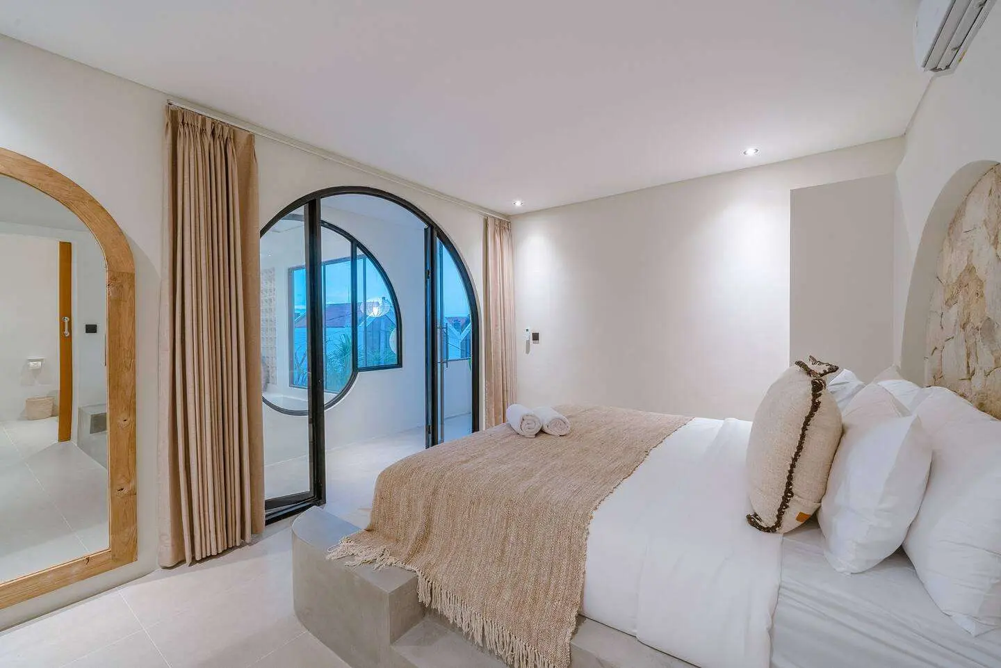 3 BEDROOMS VILLA IN PERERENAN- YO184 — image 4
