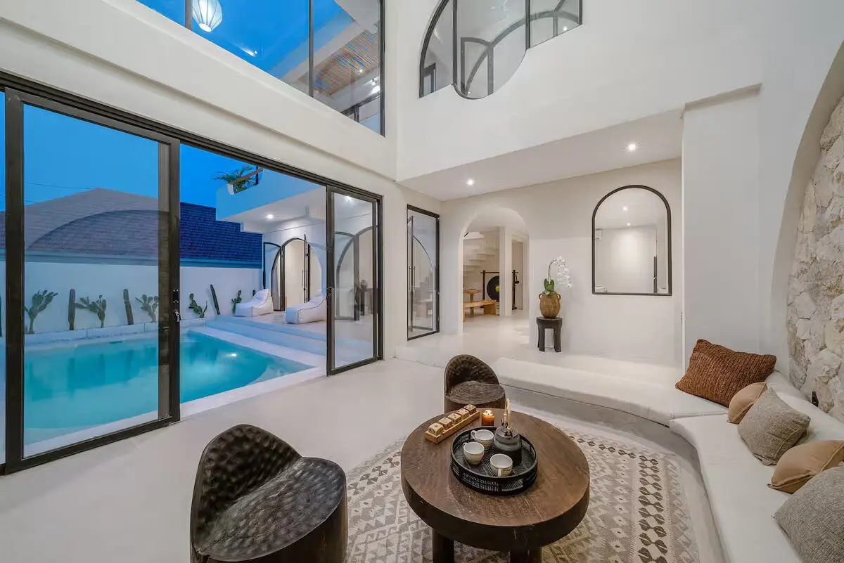 3 BEDROOMS VILLA IN PERERENAN- YO184 — image 2
