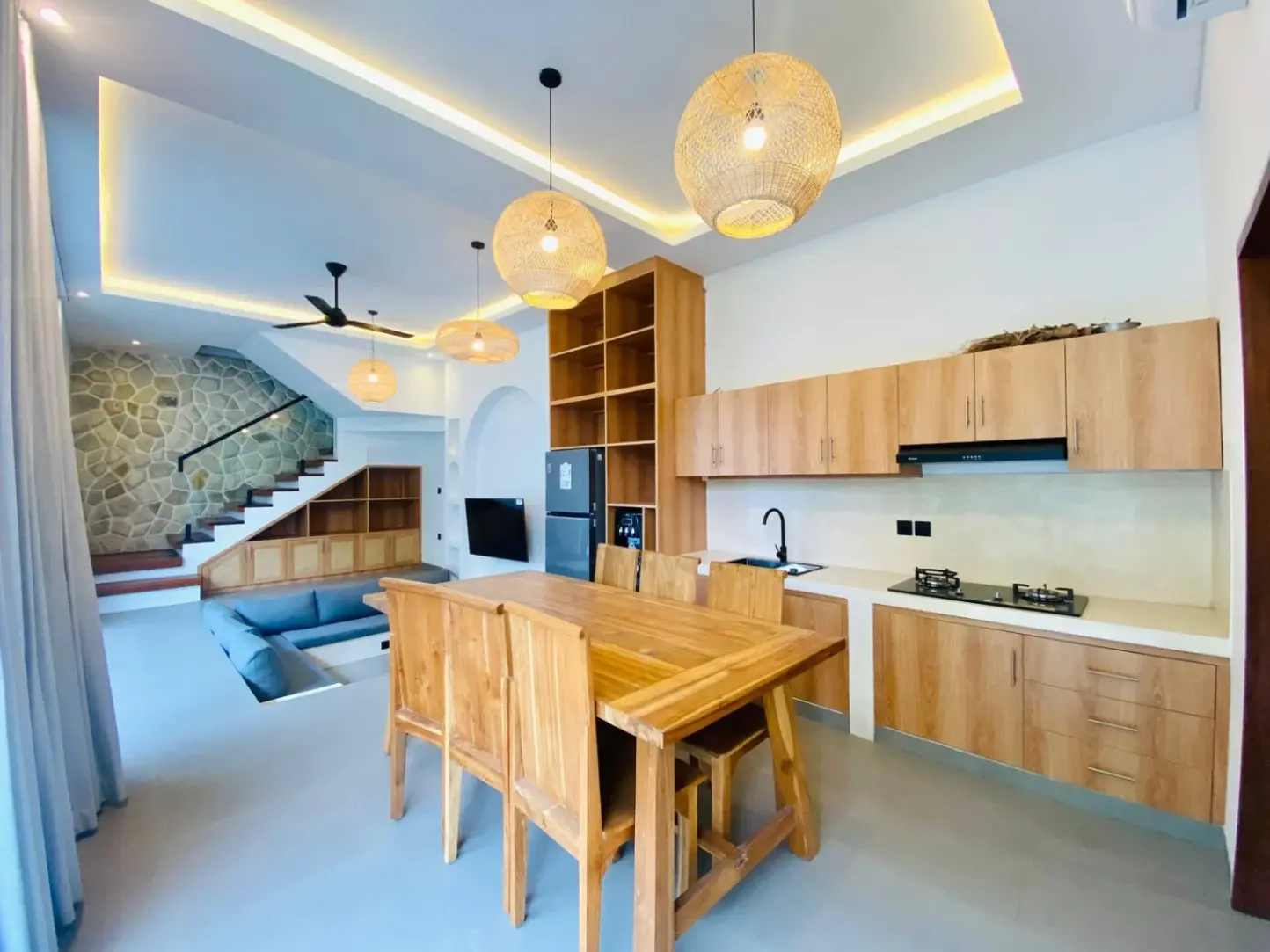 3 BEDROOM BRAND NEW LUXURY VILLA IN PRIME PERERENAN — image 2