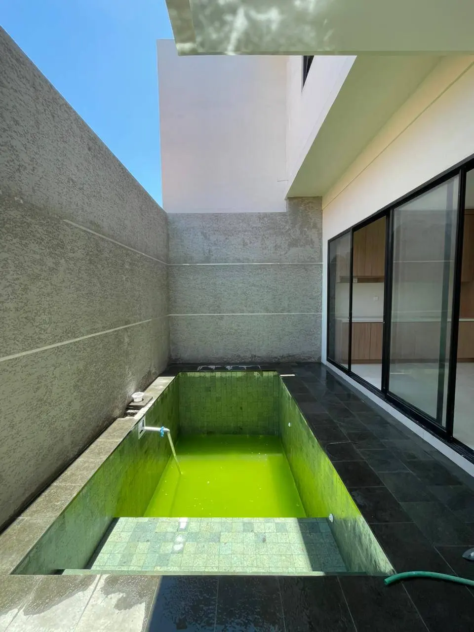 DO - FOR RENT VILLA SANTORINI STYLE LOCATED AT SANUR NEAR THE BEACH — image 3