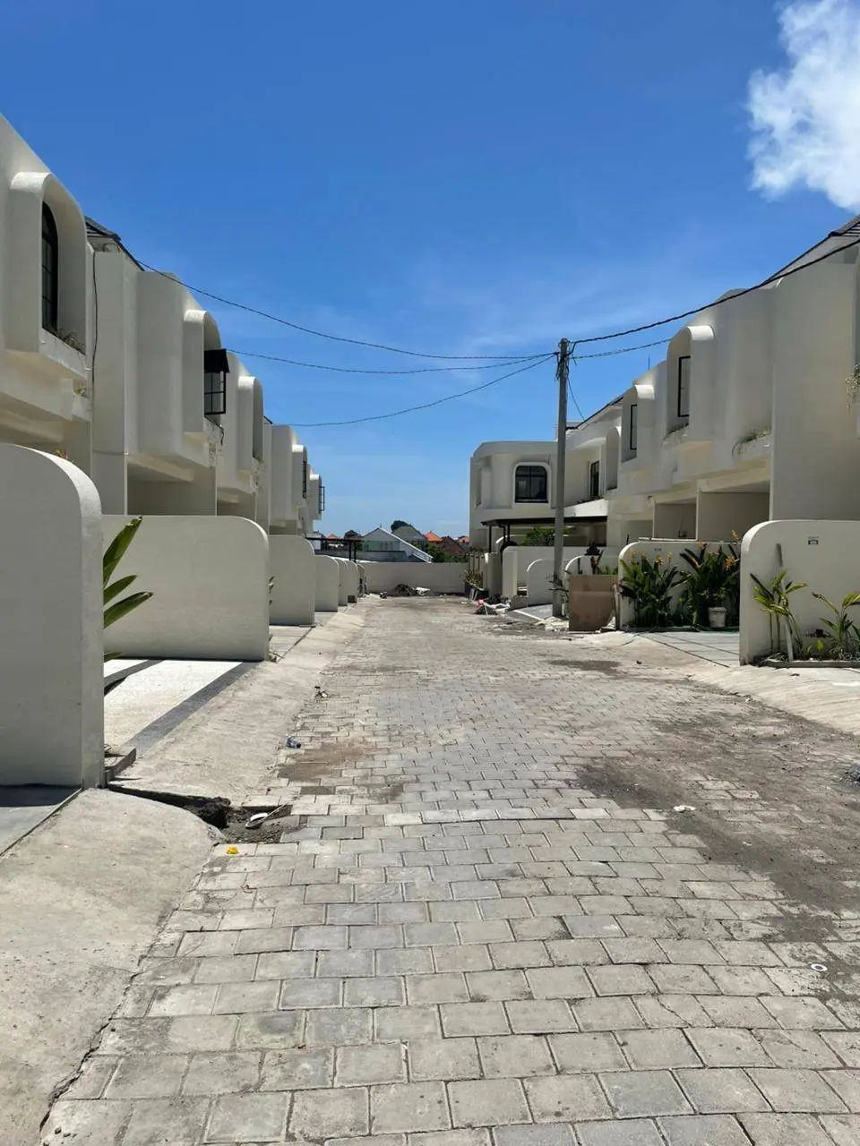 DO - FOR RENT VILLA SANTORINI STYLE LOCATED AT SANUR NEAR THE BEACH — image 4
