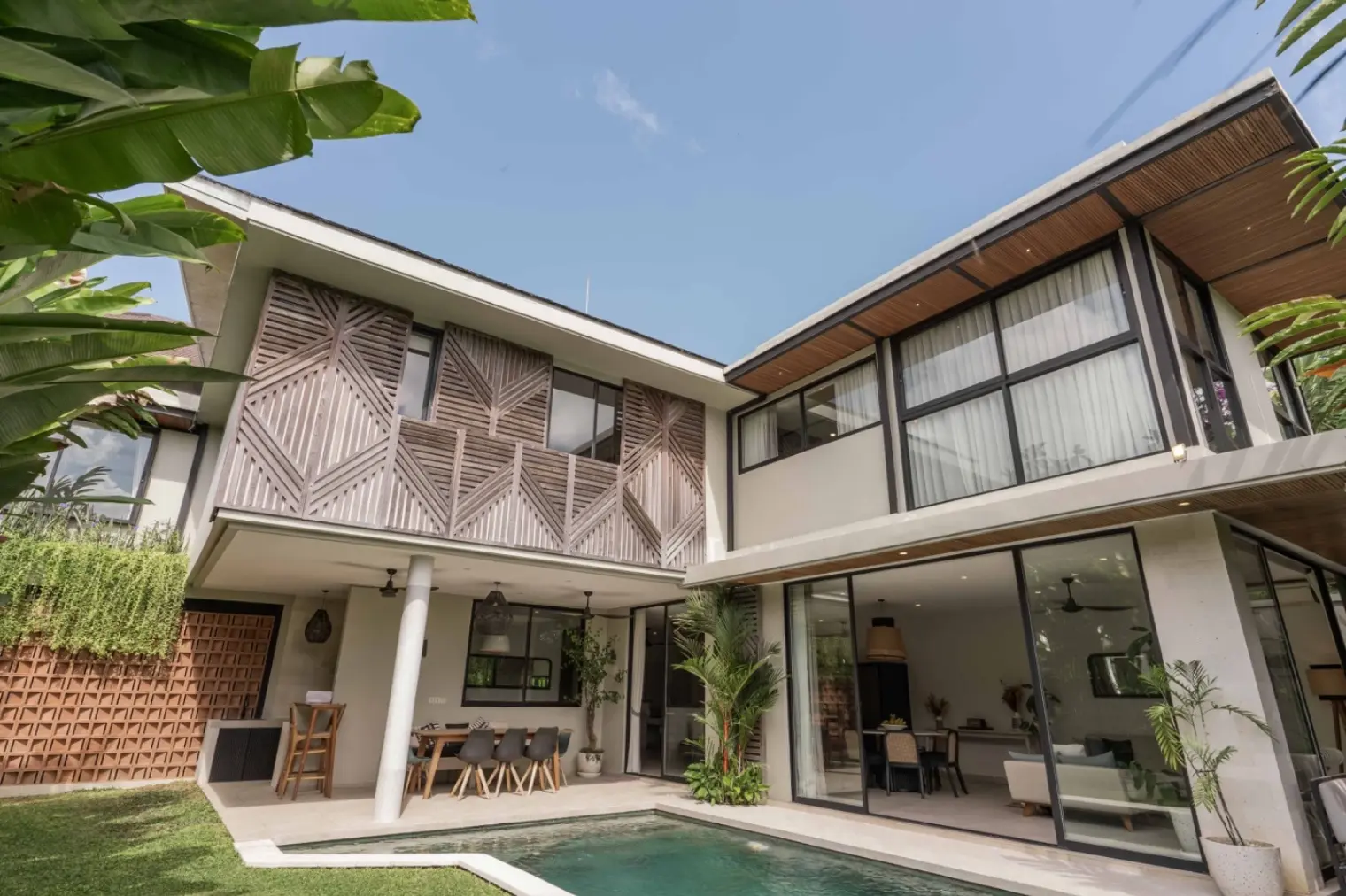 Luxury 5 bedrooms in Central Canggu — image 1