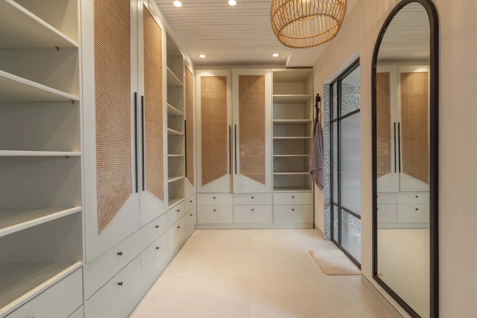 Luxury 5 bedrooms in Central Canggu — image 4