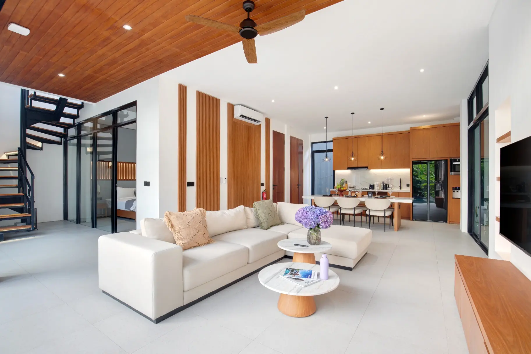 3BR Paradise Villa in Central of Canggu! +Rooftop & pool. Aquamarine Villa I — image 4