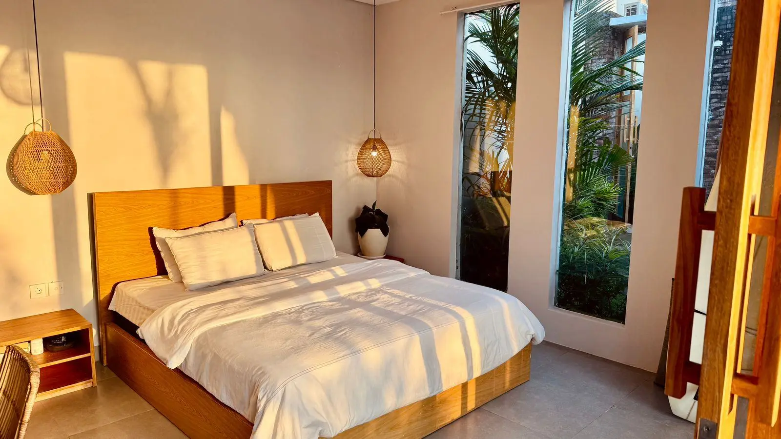 Rice field view villa for rent in Seseh