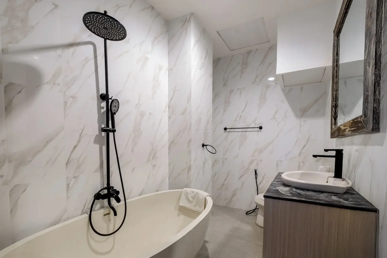 1 BEDROOM APARTMENT SEMINYAK - YO187A — image 2