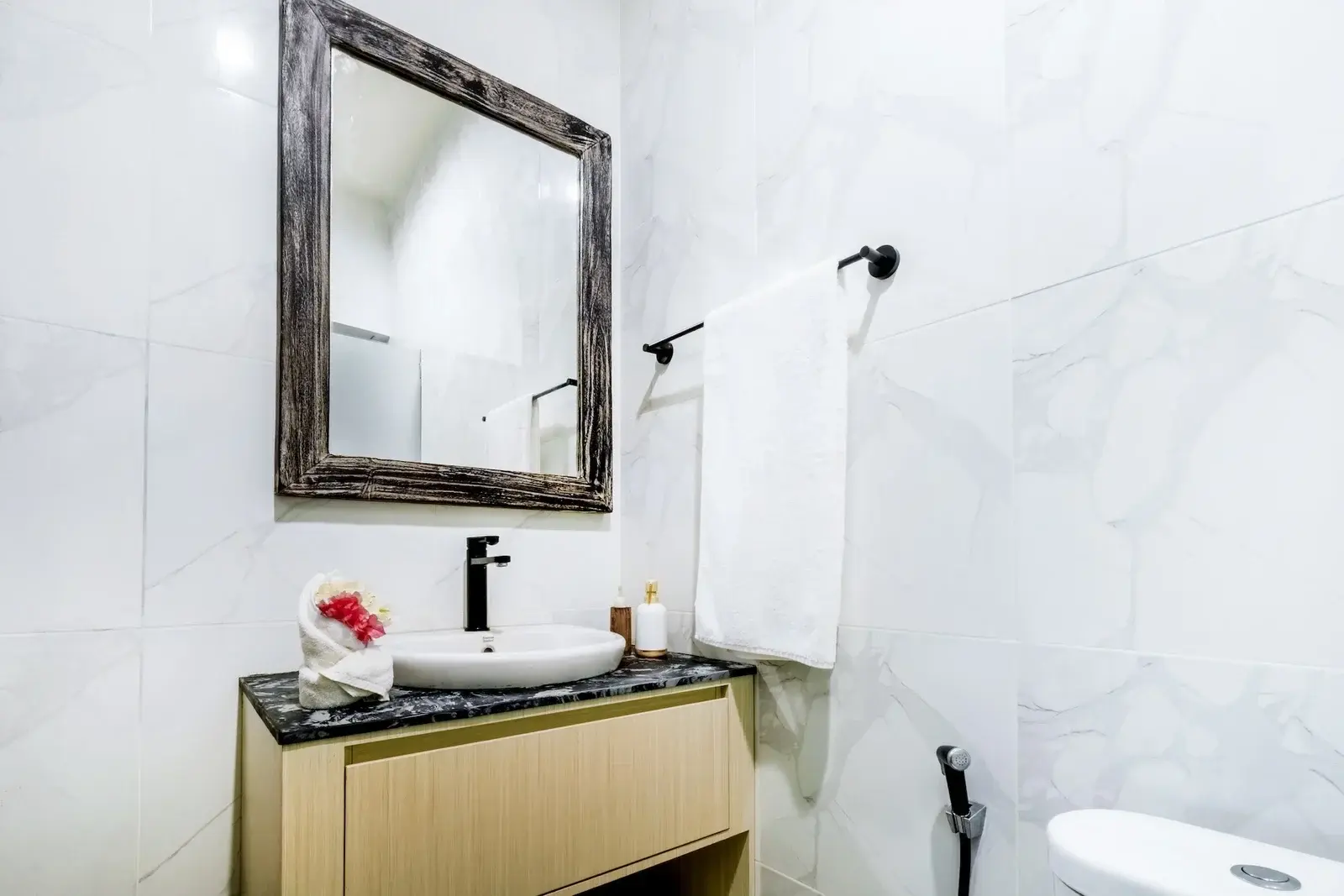 1 BEDROOM APARTMENT SEMINYAK- YO187E — image 3