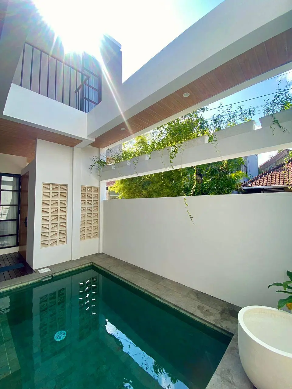 4BR Modern Villa at Berawa with Rooftop — image 1