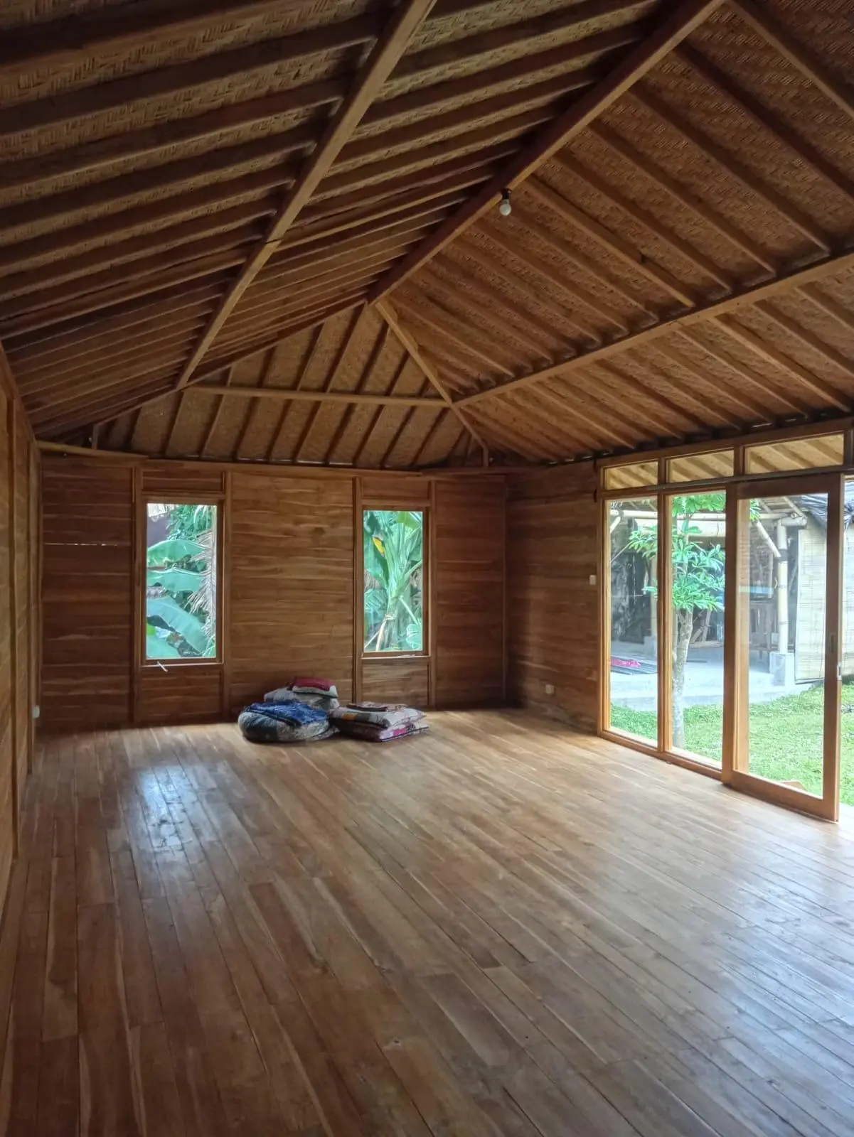 Ensuite Secret Private Garden behind Bintang Wooden Joglo House at Ubud with AC — image 1