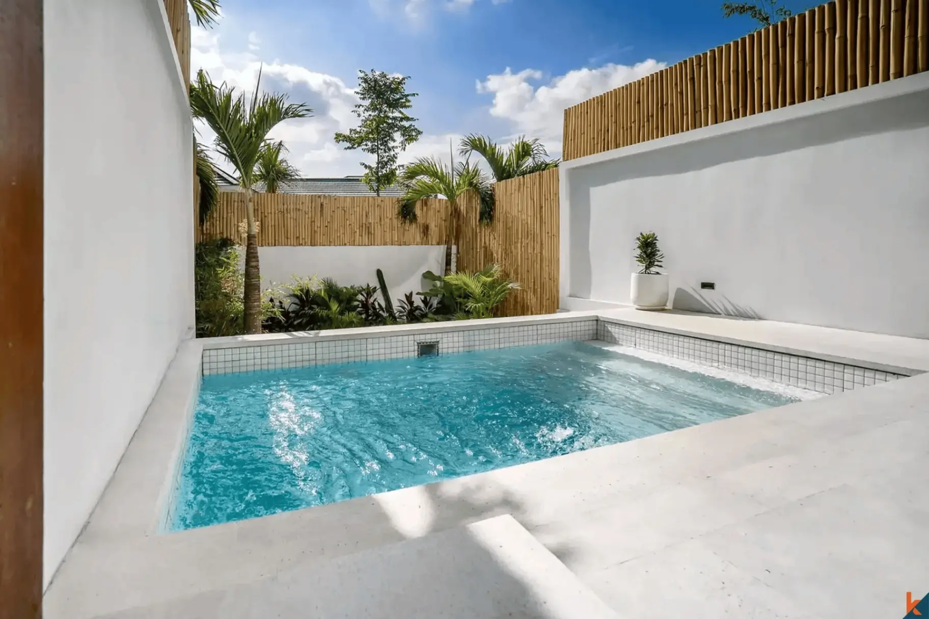 Elara Villa - 2 Bedrooms Villa with Private Pool in Canggu 8 Minutes from Beach — image 2