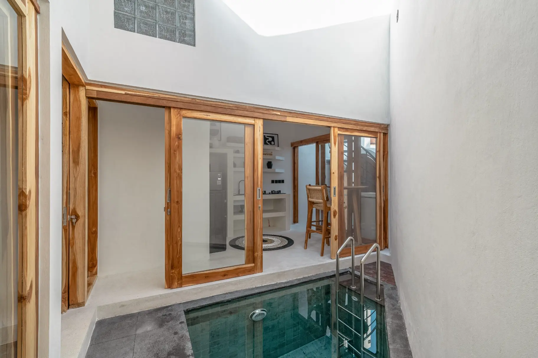 Casa Solera - Stylish Retreat 2 Bedrooms Villa with Pool in Canggu — image 4