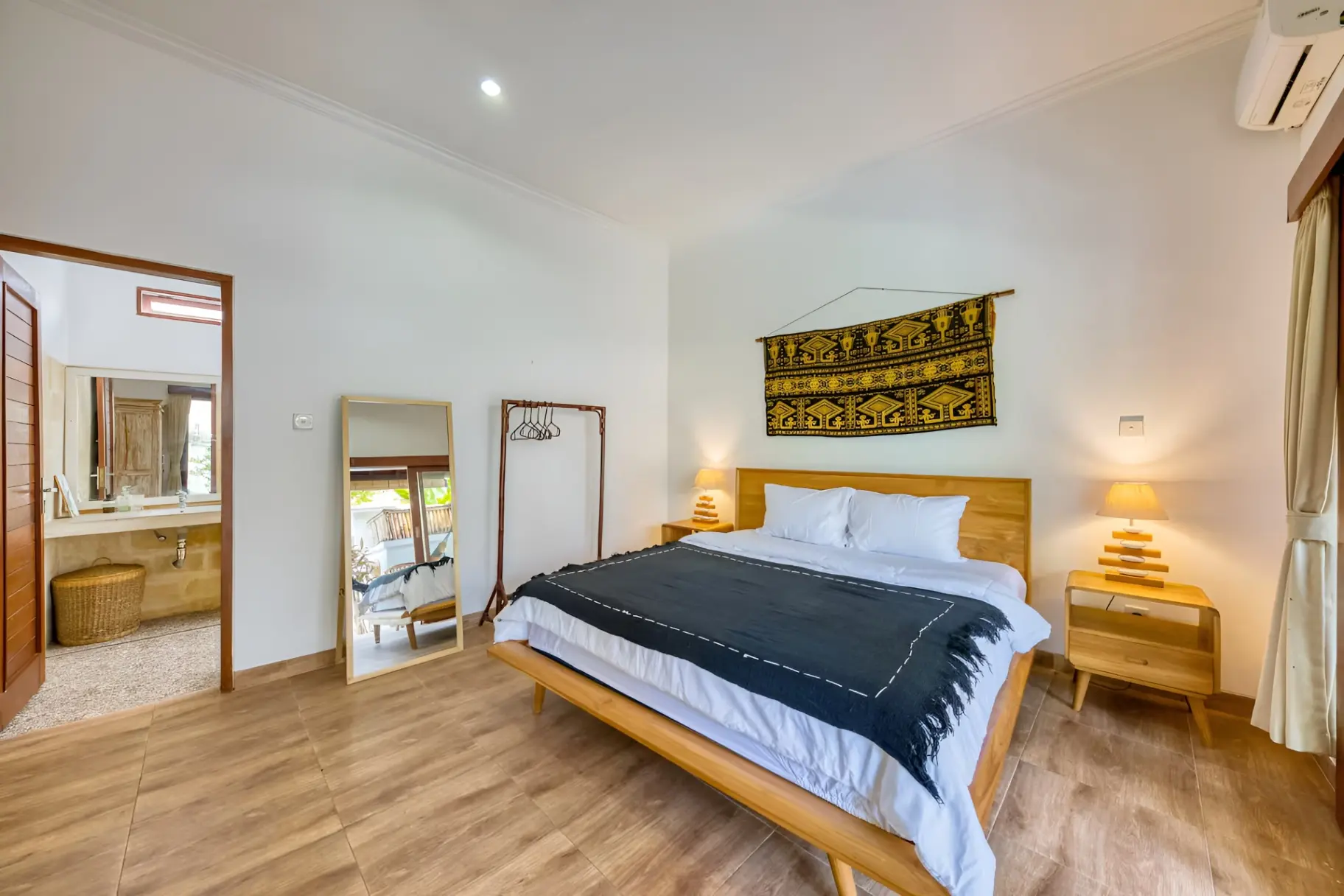 Pererenan - 2BR Tropical Style Villa — image 1