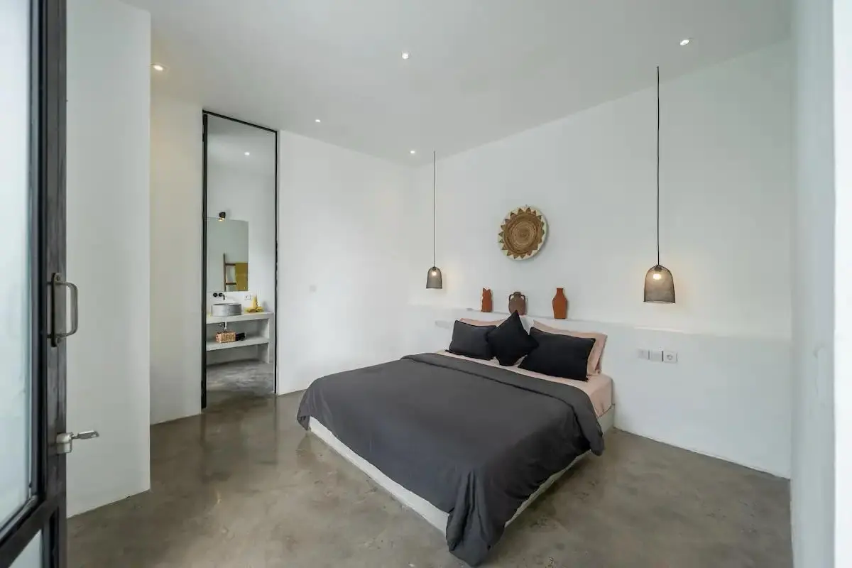 3 BEDROOM VILLA 7 MINUTES WALK TO BERAWA BEACH FOR SALE — image 3