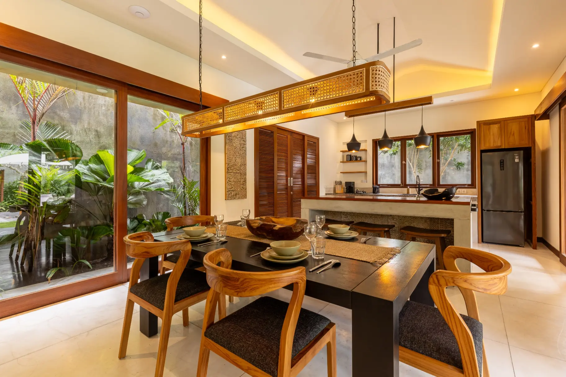 Just Residence - Tropical 3 BR Designer Villa Canggu Pool & Rooftop — image 3