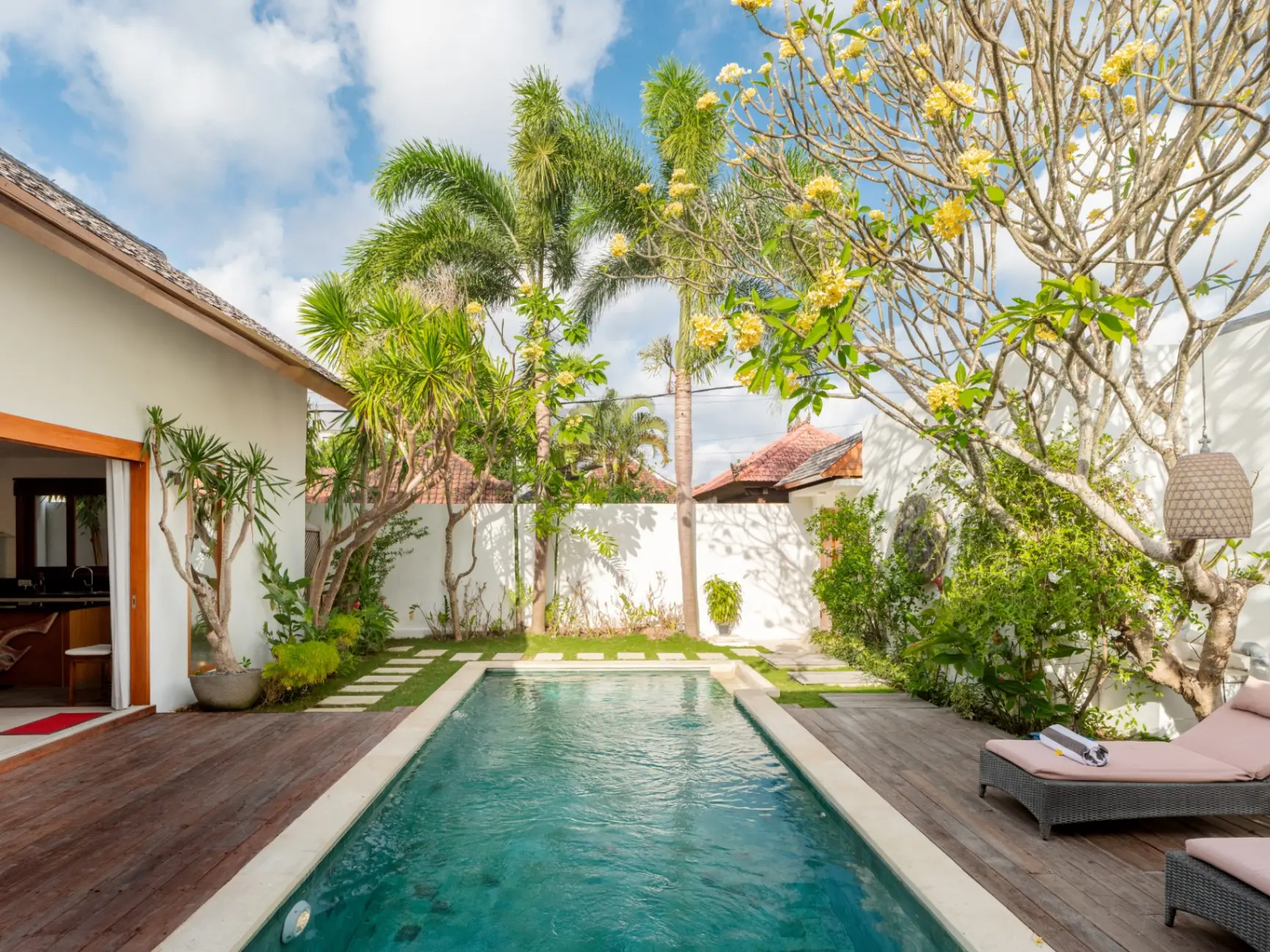 Villa Gaia 6B - 3 Bedroom Modern Villa in a Calm and Quiet location of Batubelig — image 1