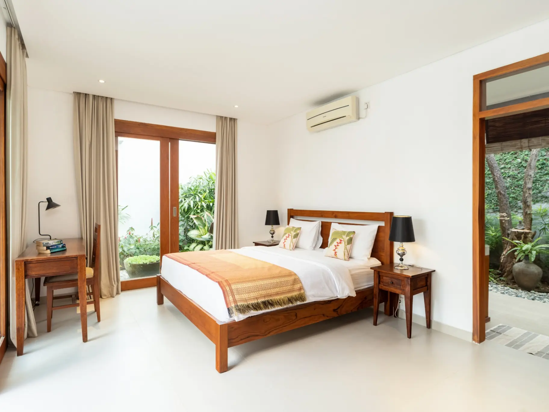 Villa Gaia 6B - 3 Bedroom Modern Villa in a Calm and Quiet location of Batubelig — image 2