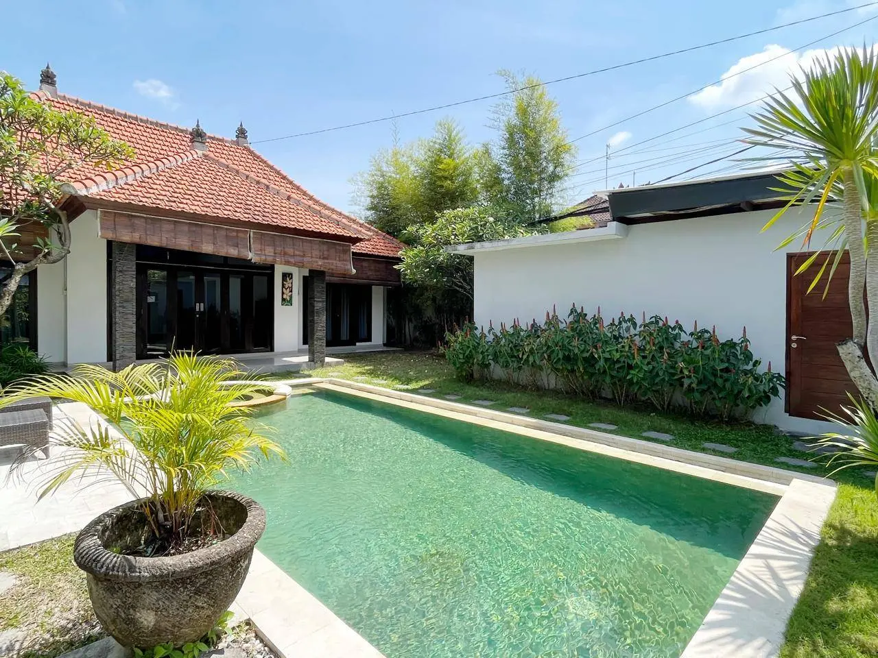 Spacious Villa with Garden in Seminyak — image 1