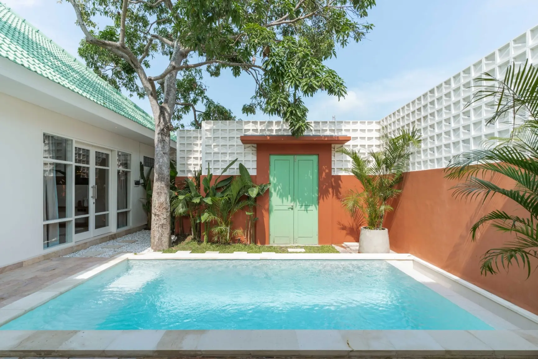 YEARLY RENT: 2BR FULL FURNISHED VILLA IN UMALAS