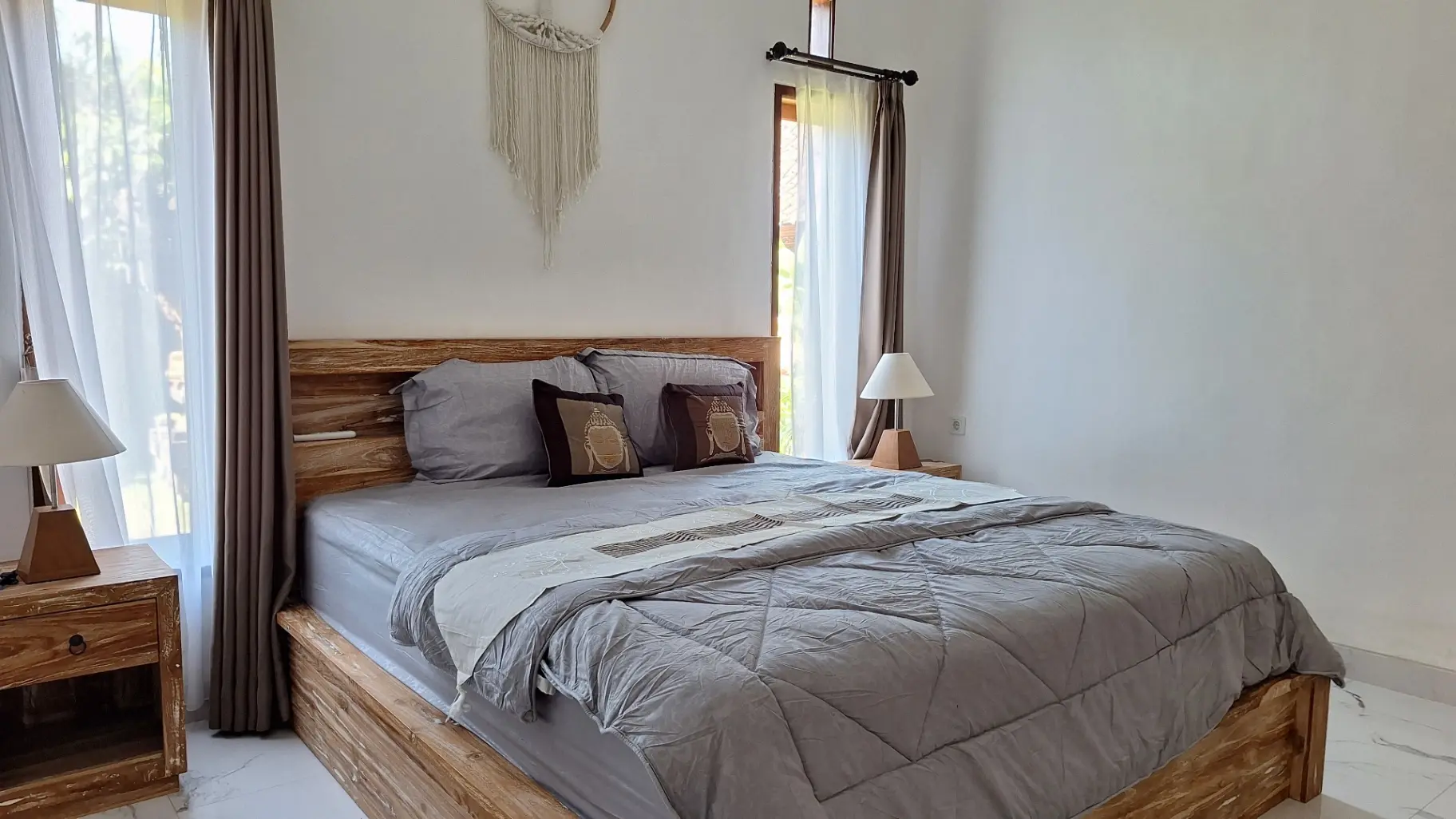 2 Bedroom House with Charming Living room and Huge Garden — image 1