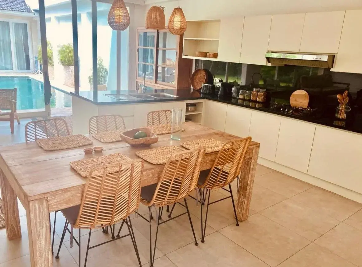 3 BEDROOM VILLA IN BERAWA — image 2