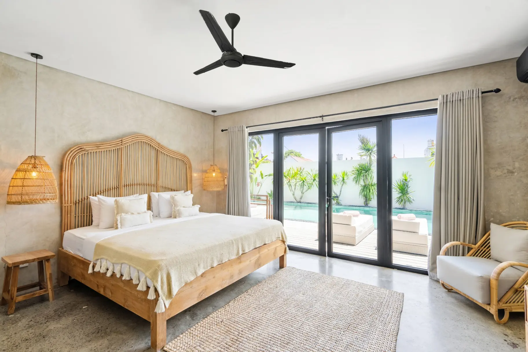 Abu - Luxury Canggu 5BR Villa with Pool & Rooftop — image 3