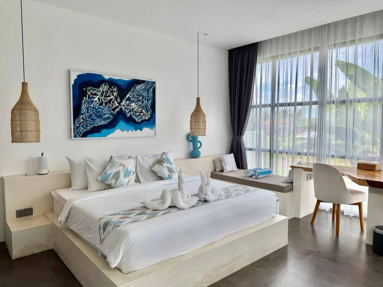 Serene 2BR Villa with Infinity Pool & Green Views — image 3