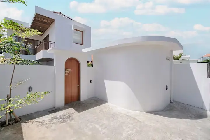 Brand-New 3-Bedroom Villa for Rent – Canggu (Beachside) — image 3