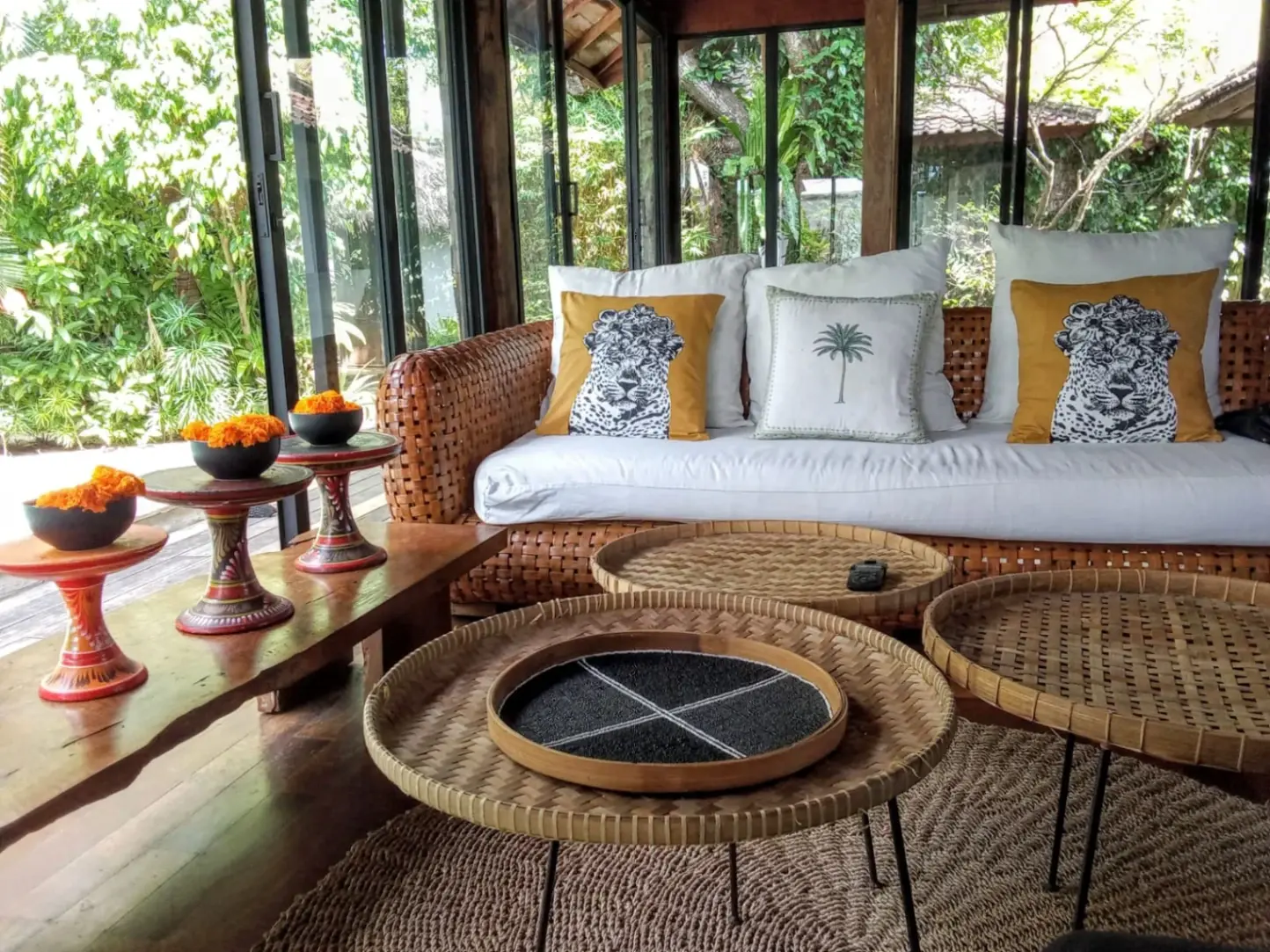 5 BEDROOM VILLA FURNISHED FOR MONTHLY RENT IN UMALAS — image 1