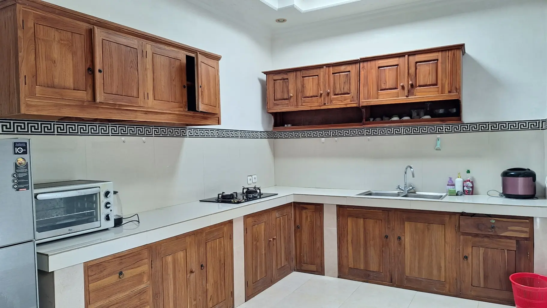 2 Bedroom Villa 5 Minutes drive to center — image 2