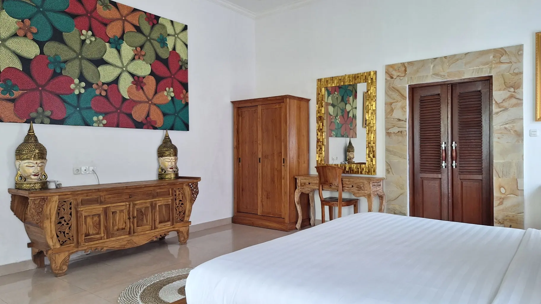 2 Bedroom Villa 5 Minutes drive to center — image 4