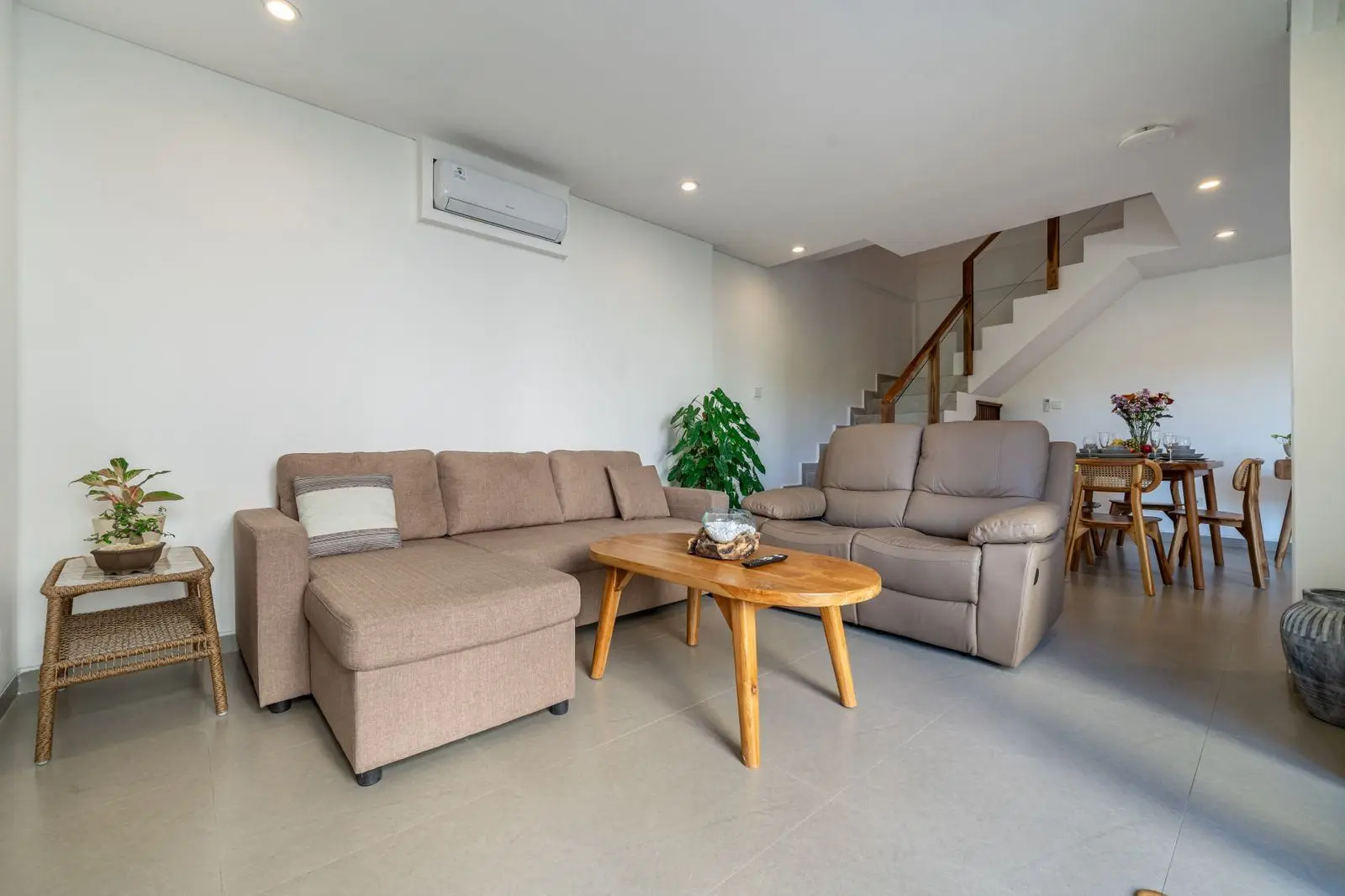Luxurious and modern 3-bedroom Brand New Villa in Canggu — image 3