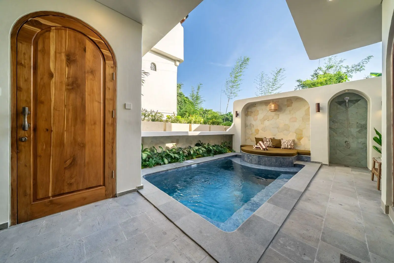 Luxurious and modern 3-bedroom Brand New Villa in Canggu — image 1