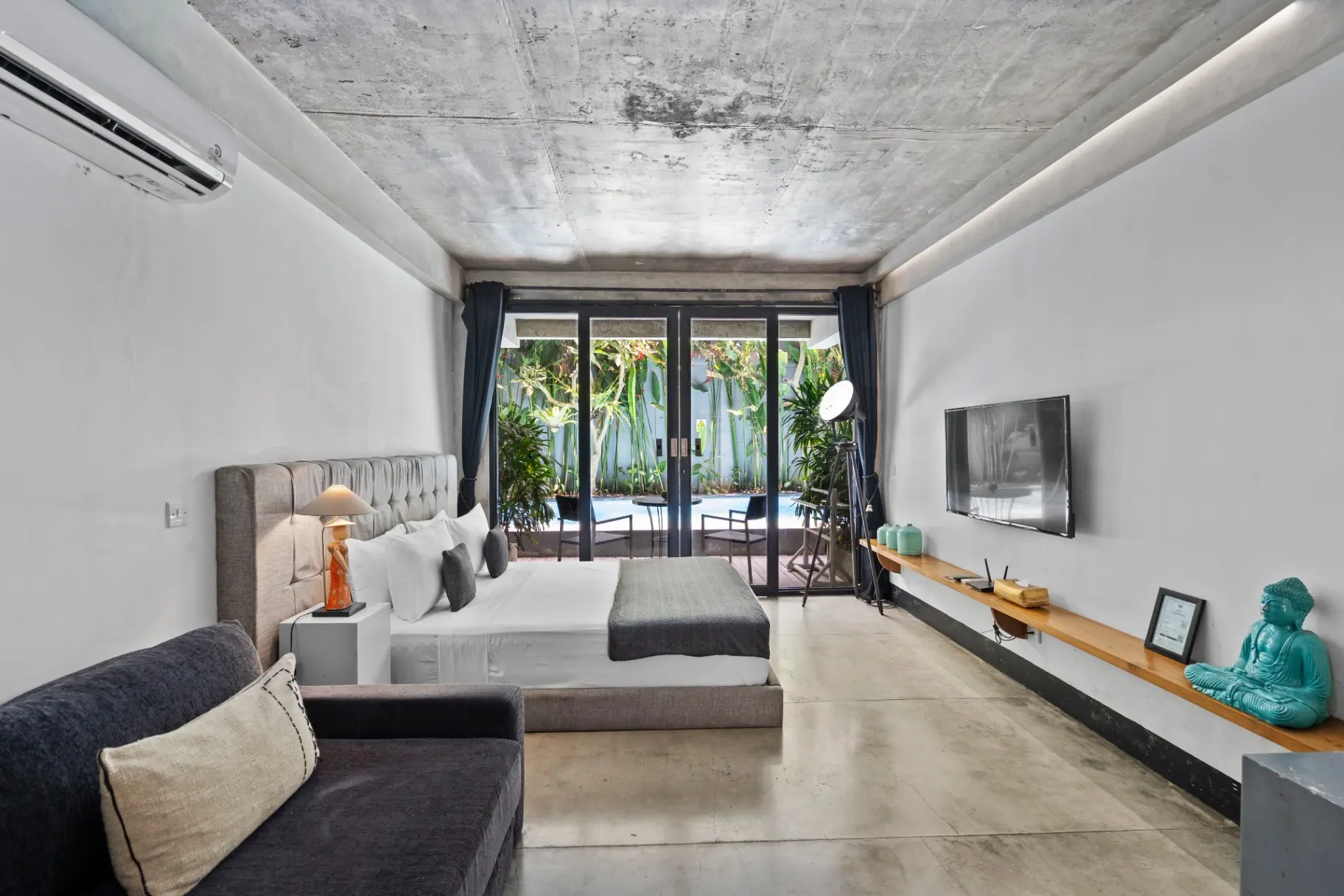 Balissimo Suite - Seminyak 1BR Suites | Pool Near Shops & Cafés — image 4