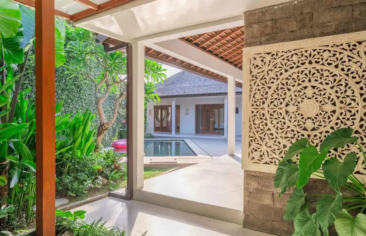 Modern 4-Bedroom Tropical Villa in Kayu Tulang Canggu — image 3