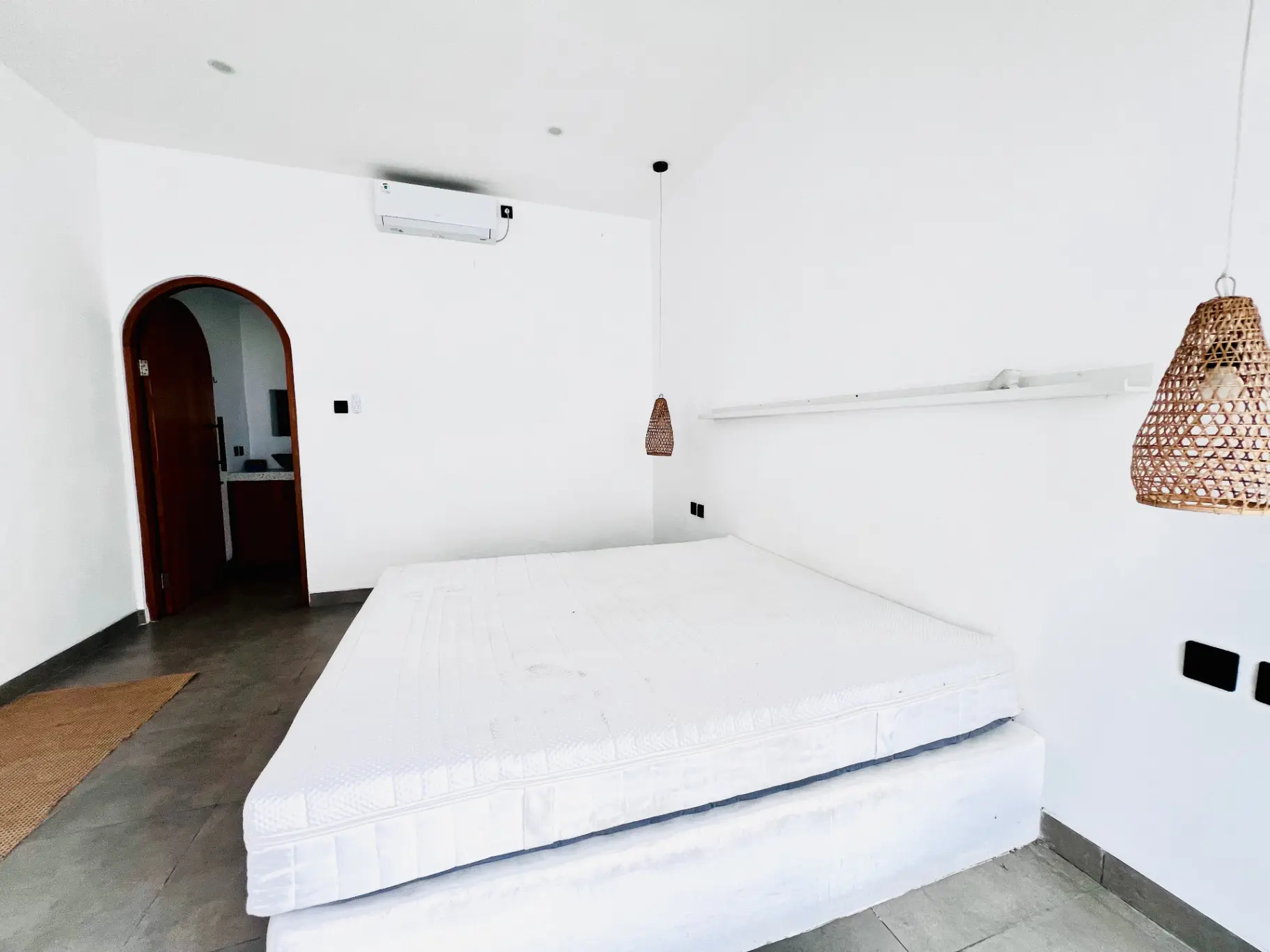 UNFURNISHED MINIMALIST 2 BD VILLA IN PERERENAN– ADE194B — image 4
