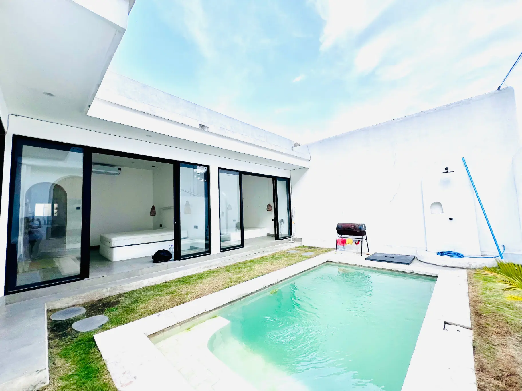 UNFURNISHED MINIMALIST 2 BD VILLA IN PERERENAN– ADE194B