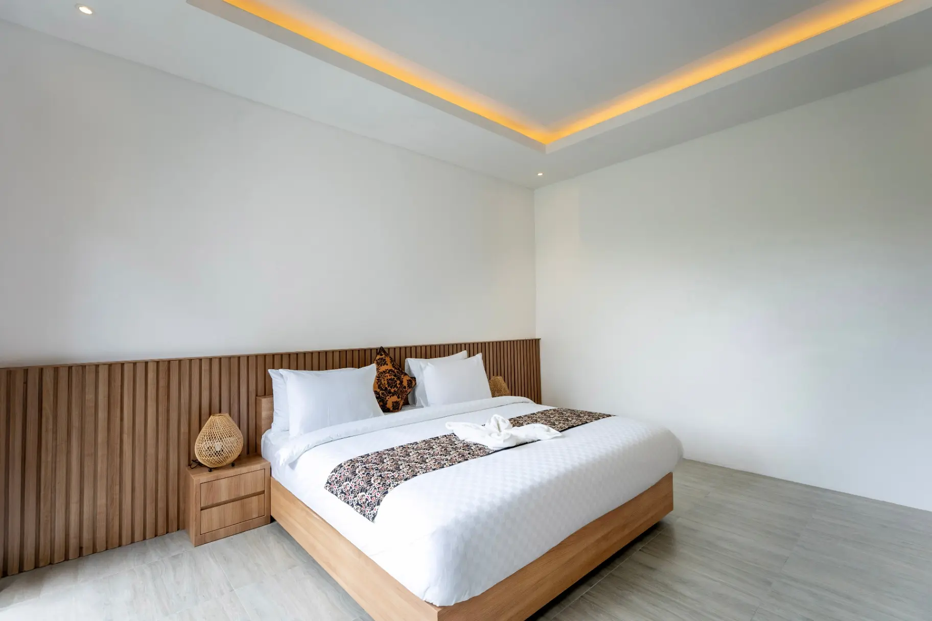 Casa Dua - Canggu Designer 3BR Villa | Pool & Near Beaches — image 2